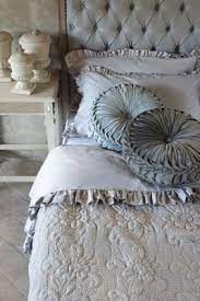 Pin Di Tessuti Provenzali Su Boutis E Trapunte Provenzali Cuscini Da Letto Camera Da Letto Idee Shabby Chic