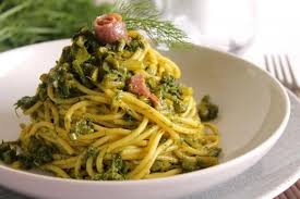 Spaghetti Con Finocchietto Selvatico Acciughe E Zafferano Ricetta Ricette Primi Piatti Risotto Zucchine