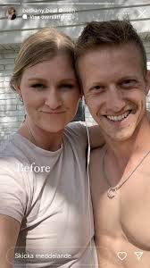 The fact that he runs shirtless with her purity ring around his neck 🤢🤮 :  r/FundieSnarkUncensored