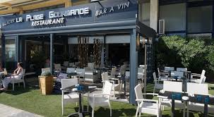 Tahiti la plage est un beach bar & restaurant tourné vers l'océan. La Plage Gourmande Canet En Roussillon Bistro Wine Bar Wine Bar Theme Restaurant