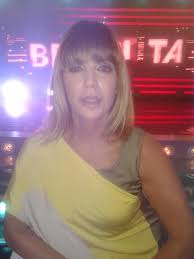 Se estrenó el 5 de abril de 2010 en estados unidos y el 8 de agosto del mismo año en hispanoamérica. Any Ventura No Twitter Gracias Alelucchetta Por El Nuevo Look Aguante El Flequillo Http T Co O8imfrdxw3