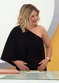 Gina pistol este însărcinată în cinci luni și se bucură de fiecare moment. Gina Pistol A FÄƒcut Gestul Prin Care A Confirmat Sarcina Scena Pe Care Au VÄƒzut O ToÈ›i