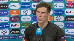 Juni 2021 blieb ein mann mit einem. 1v Uovbibxm7bm