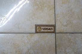 Unser team hat unterschiedliche hersteller & marken verglichen und wir präsentieren genauso ihnen hier alle ergebnisse. Versace Fliesen Fliesen Wunsch