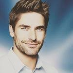 Alexis Petro's Instagram, Twitter & Facebook