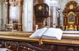 Romantische und gefühlvolle songs für ihre trauung in kirche oder standesamt! Kirchenlieder Zur Hochzeit Die Top 10 Lieder Zum Mitsingen