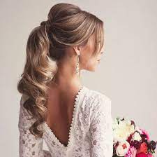 Coiffure mariée queue de cheval coiffure mariée robe bustier coiffure mariée cheveux courts 2014. Magazine Vanity Fair France Coiffure De Bal Coiffure Mariage Coiffure Mariee