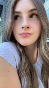 Hannah Ferry's Instagram, Twitter & Facebook