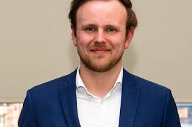 Wirtschaftsjournalist:in