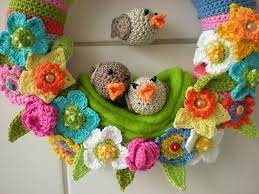 2017 fiber flux spring cal week 1: 14 Spring Wreaths You Can Crochet