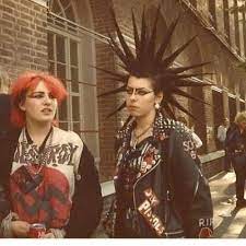Brilliant Punk Rock Girls Punk Rock Fashion Deathrock Fashion