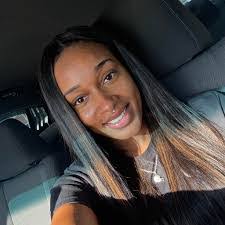 Ariel Nichole's Instagram, Twitter & Facebook