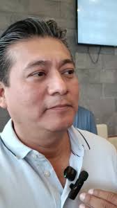 El presidente municipal de @chiapa_decorzo_tdu , @Limbano Domínguez, señaló  al expresidente municipal Sergio David Molina, dueño de los camiones  recolectores de basura, como responsable de cualquier ...