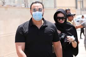 وقال رامى رضوان، إنه عقب. Jmkh4noasnbr3m