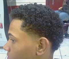 Les hommes sont rarement satisfait du résultat de leur coupe de cheveux lorsqu'ils sortent de chez le coiffeur. Cheveux Boucles Homme Black Nanadianadera Web