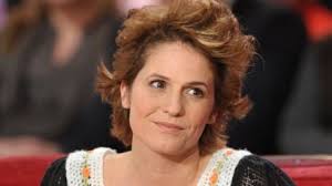 A seulement 8 ans, sophie darel est agressée sexuellement pas un voisin de ses parents. Sophie Darel Agressee Sexuellement Par Un Celebre Animateur Radio Femme Actuelle Le Mag