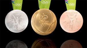 De medailles op de olympische spelen van tokyo 2020 zijn gemaakt van elementen die zijn teruggewonnen uit gerecyclede mobiele telefoons die sinds 2017 zijn ingezameld. Ook Knsb Maakt Medailles Van Mobieltjes Foto Ad Nl