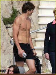 Ashton Kutcher Body