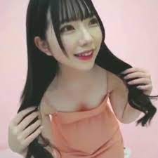 無修正ライブチャット】ライチャ界のレジェンド！メンヘラアイドル風チャット激カワ素人女子！第一弾！天真爛漫な笑顔がステキだぞぉ〜！ちっぱい◎ 白肌◎ -  【ライブチャットマスターの無料Ｈ動画３】