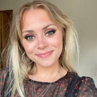 Mia Mcsweeney's Instagram, Twitter & Facebook