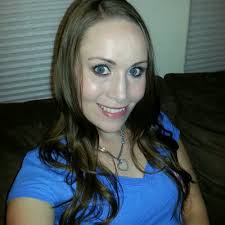 Annie Bingham (@anibananie4)