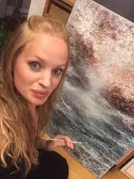 Thea Chambers's Instagram, Twitter & Facebook