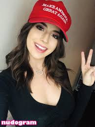 Ashley St Clair  ashleysinclair0  ashstclair  sexlaptop  stclairashley  Гола изтичане OnlyFans снимка 7 - Nudogram v2.1