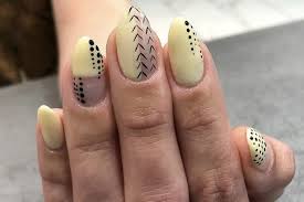 .look son unas uñas perfectamente combinadas y a la moda, es por eso que hemos recopilado los colores de uñas para morenas que te enamorarán. Unas De Moda 2021 Tendencias En Disenos Y Colores