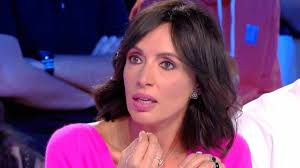 Maria Antônia Valadão rabuda sentando