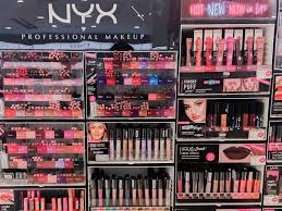 Is a beauty retailer of cosmetics, fragrance, skin care and hair care products. Ulta Beauty Sinks After Posting A Disappointing Guidance Ulta Markets Insider