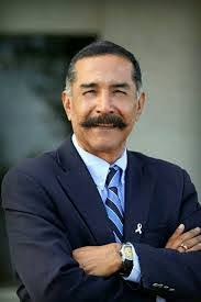 Juan Magallanes's Instagram, Twitter & Facebook