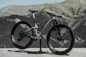 May be an image of bicycle. Nino Schurter Bike Check Scott Spark 900