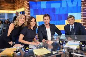 America Actors Chris Hemsworth Michael Pena Trevante Rhodes And Producer Jerry Bruckheimer Are Guest On Good Mornin Chris Hemsworth Hemsworth Michael Pena
