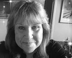 Hillary Hobbs's Instagram, Twitter & Facebook