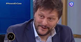 Los diputados fernando iglesias y leandro santoro protagonizaron anoche un tenso cruce, en donde se incriminaron unos a otros en torno a la gestión de la pandemia y al estado actual del país.el. Leandro Santoro Y El Guino A Mirtha Legrand Por Haberse Vacunado Con La Sputnik