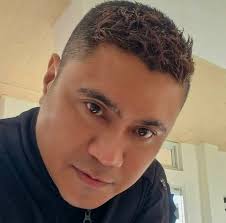 New stills from 'Spider-Man No Way Home' reveal the first official look at  Tobey Maguire, Andrew Garfield' and Tom Holland's Spider-Men during the  final battle!