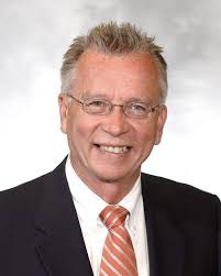 Kroger exec Donald Becker dies at 62