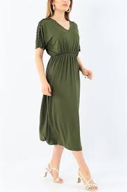 Elbise Panosundaki Pin