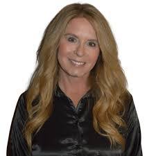 Kimberly Goad's Instagram, Twitter & Facebook