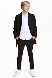 Codes promo, ventes flash, livraison offerte, trouvez le produit de vos rêves à prix réduit ! Pantalon De Costume Noir Enfant H M Fr