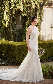 Albane brautkleid albane organza spitze perlen blume knopfleiste tattoospitze. Brautkleider Lassiges Spitzen Boho Hochzeitskleid Martina Liana