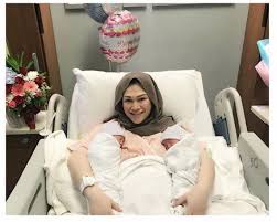 Kerana terlalu sibuk dengan komitmen sebagai ahli parlimen kinabatangan, datuk seri bung moktar radin terlupa di mana isterinya. Berita Harian On Twitter Pelakon Zizie Ezette Bersama Anak Kembarnya Yang Dilahirkan Di Sebuah Pusat Perubatan Di Ibu Kota Semalam Foto Ihsan Instagram Zizie Ezette Https T Co 8xw6tfamxz