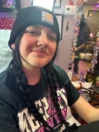 Janet Eslick's Instagram, Twitter & Facebook