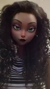 Beatrice Sutton (@bsutton1985)