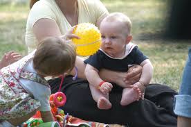 Potrivit ordonantei de urgenta, prima majorare, de 20 %, va fi facuta incepand cu. Din DouÄ Una Ori DublaÈi Èi AlocaÈiile Ori MoÈiune De CenzurÄ