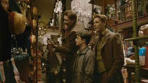 See full list on harrypotter.fandom.com Fred And George At Weasleys Wizard Wheezes Harry Potter Fan Zone