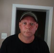 Chelsey Hamm's Instagram, Twitter & Facebook