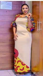 Le corps con jupe crayon et les jupes à écoulement libre. Pin By Adja Diagne On Wax Wax Wax African Dresses For Women Latest African Fashion Dresses Long African Dresses