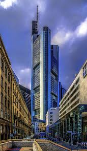Frankfurt Main Bethmannstrasse Im Hintergrund Die Commerzbank 1 Frankfurt Germany Frankfurt Frankfurt Am Main