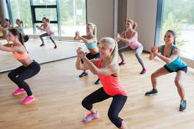 Easy To Follow Indoor Bootcamp For Beginners Myfitnesspal Bad Knee Workout Strength Training For Beginners Fit Girl Motivation